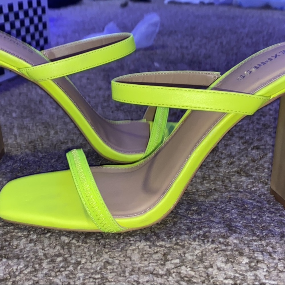 Express heels 9